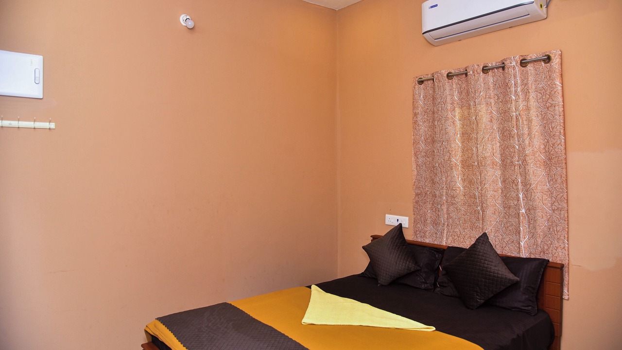 Photo of Bedroom in Thirukadaiyur