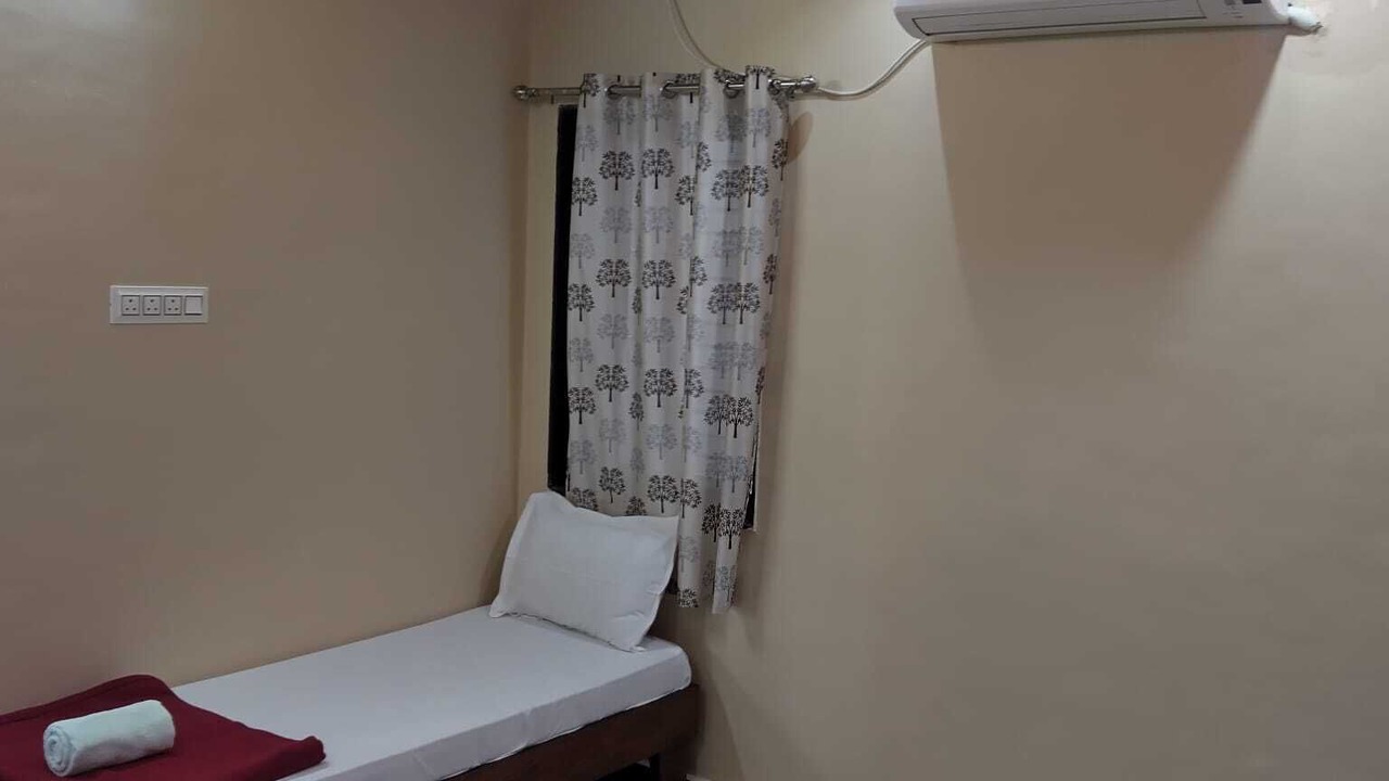 Photo of Bedroom in Rajpipla