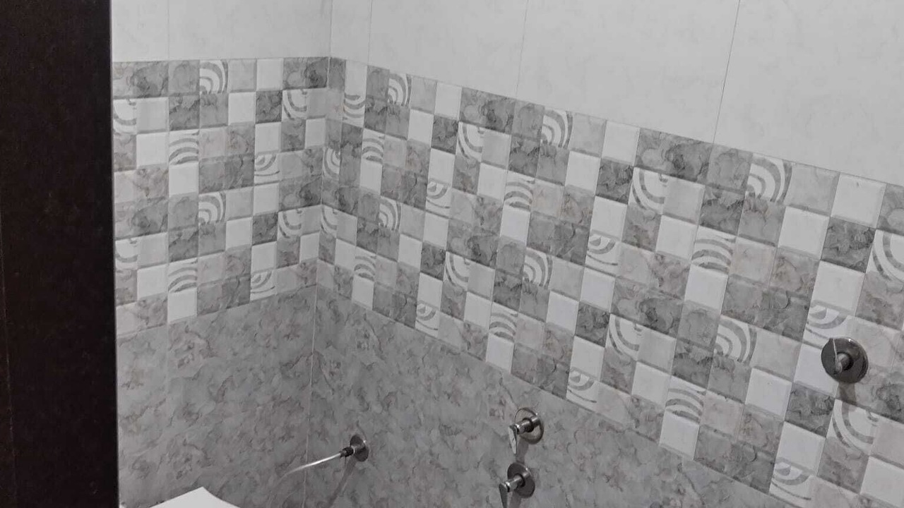 Photo of Bathroom in Rajpipla