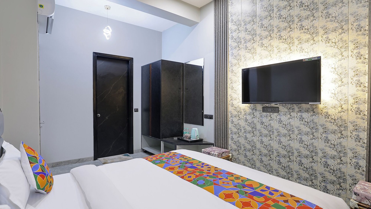 Photo of Bedroom in Sector 70