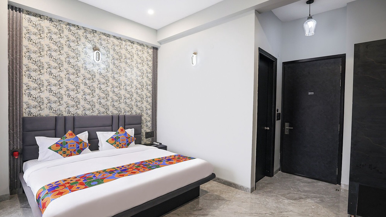 Photo of Bedroom in Sector 70