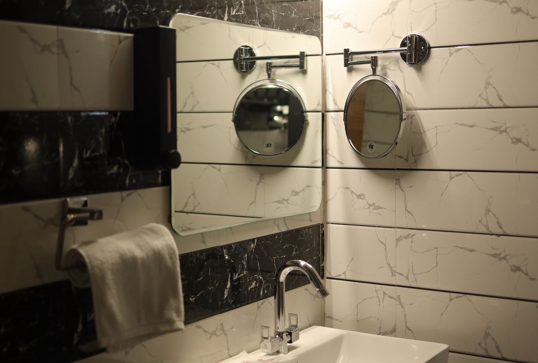 Photo of Bathroom in Alambagh