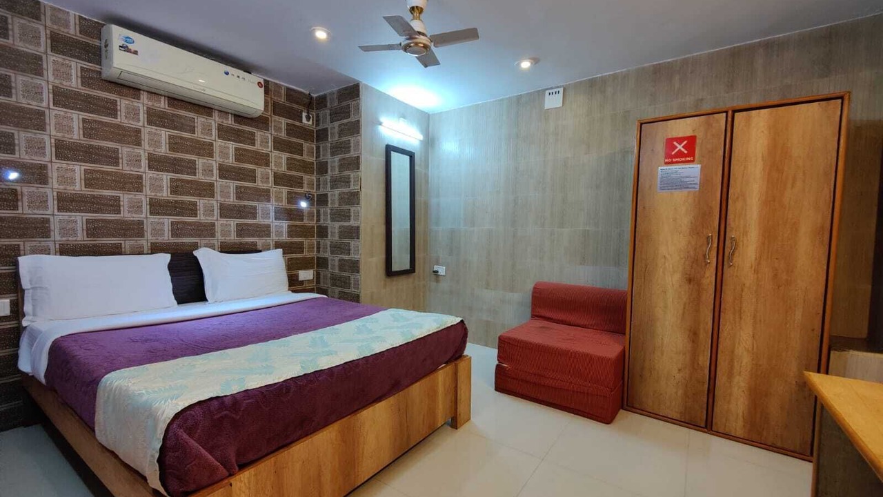 Photo of Bedroom in Mount Abu