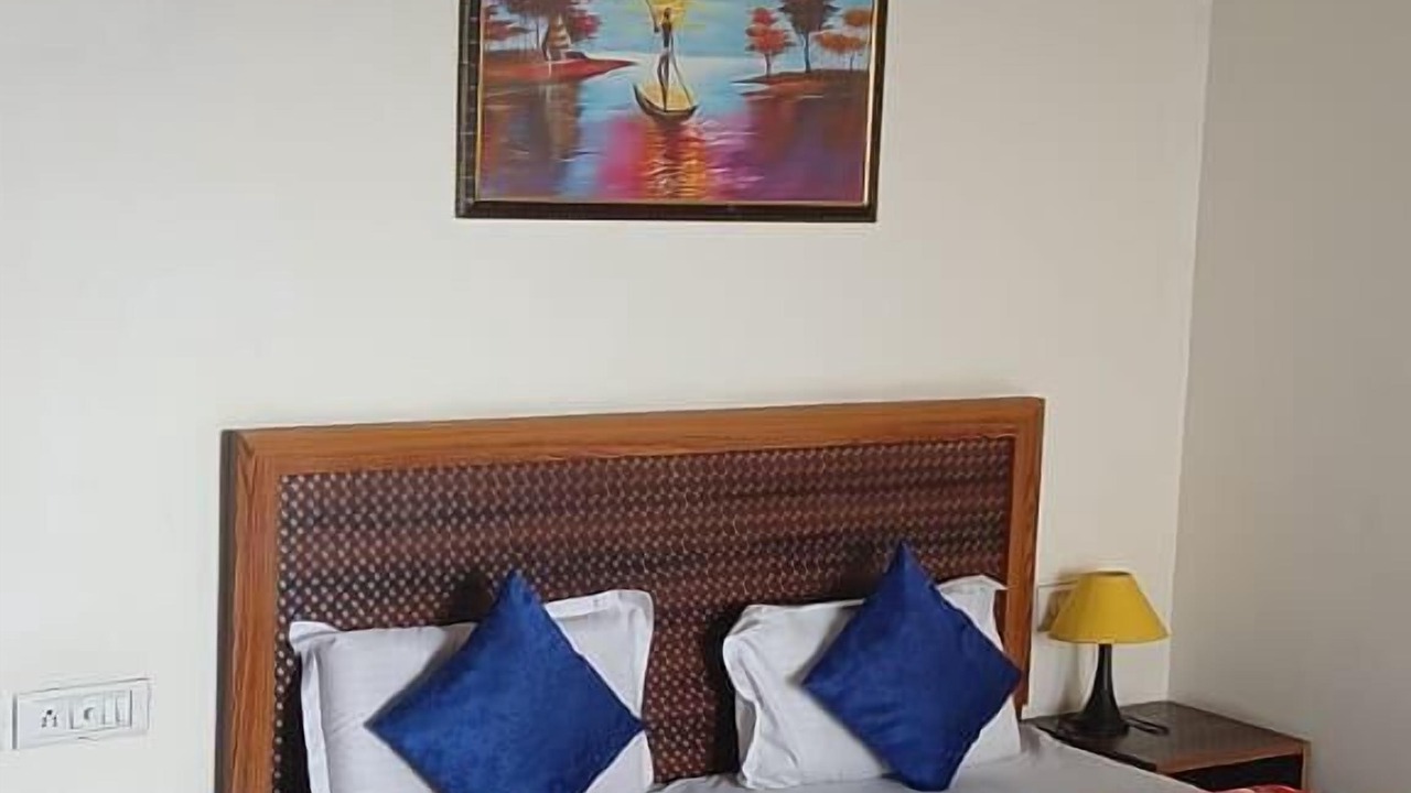 Photo of Bedroom in Lansdowne