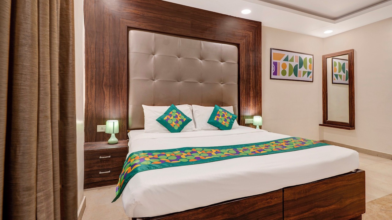 Photo of Bedroom in Alambagh