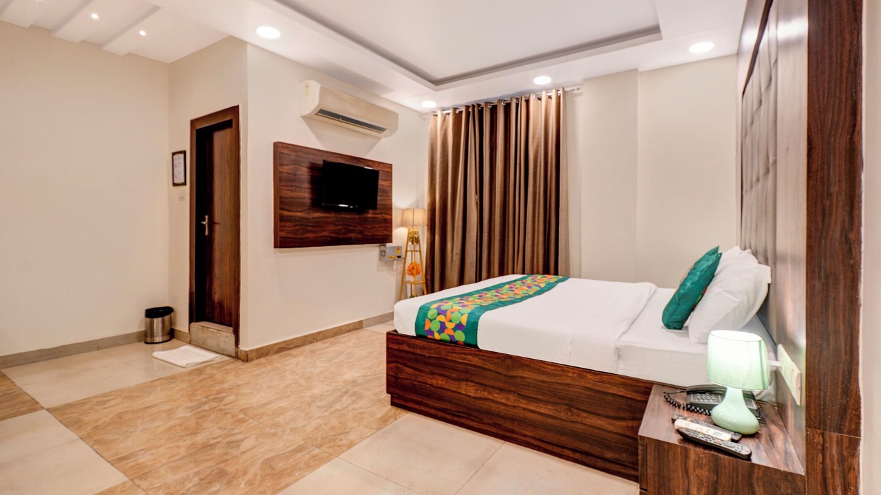 Photo of Bedroom in Alambagh