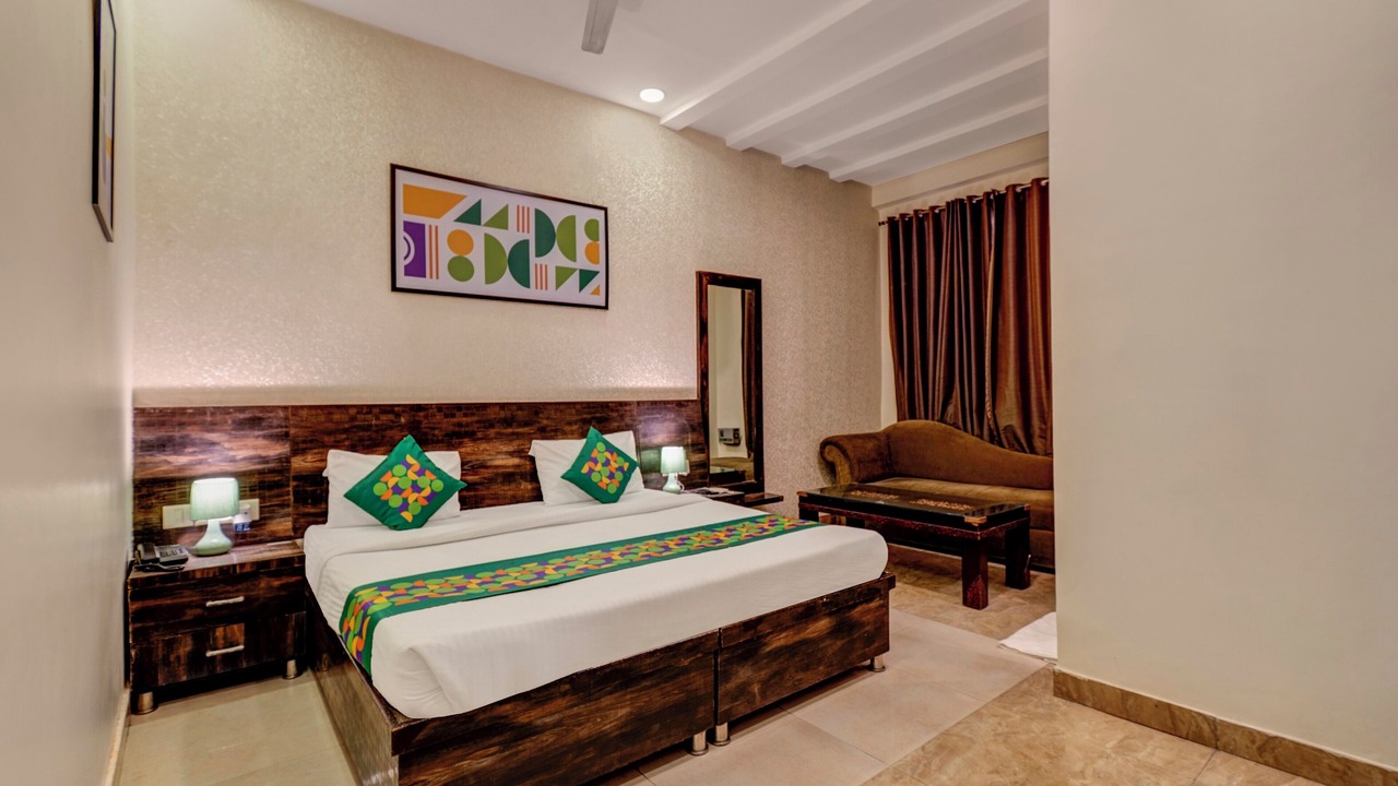 Photo of Bedroom in Alambagh