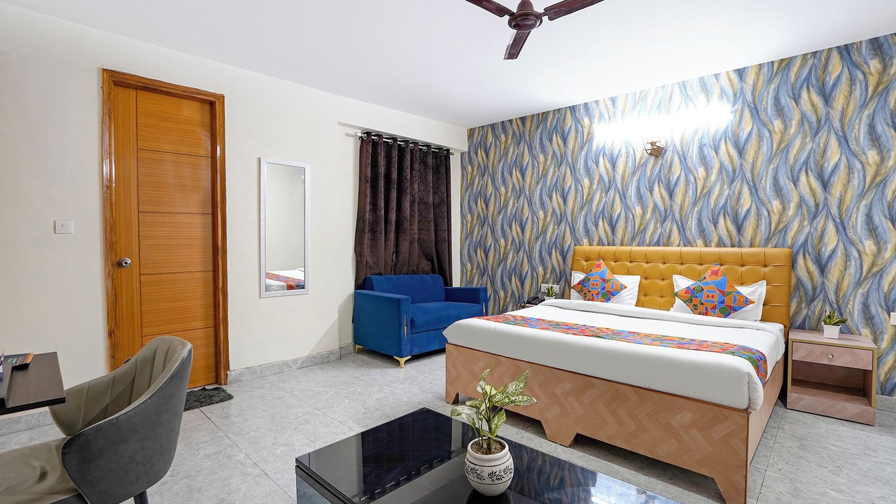 Photo of Bedroom in Sector 70
