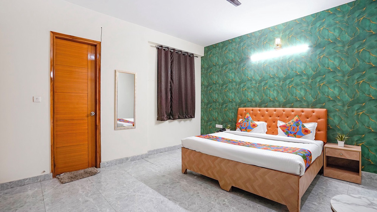 Photo of Bedroom in Sector 70
