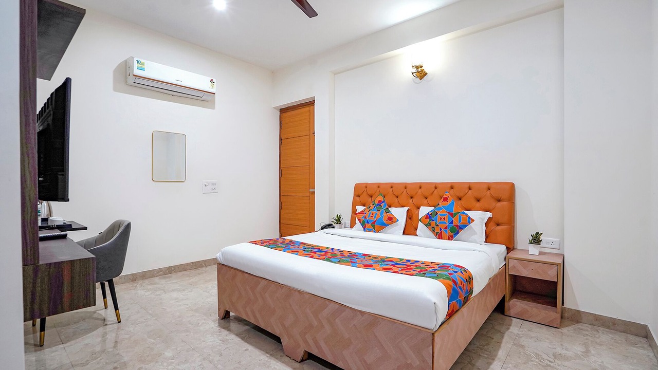 Photo of Bedroom in Sector 70