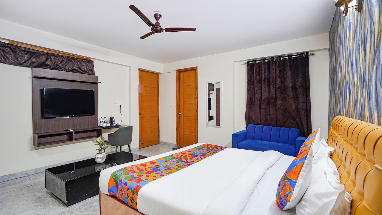 Photo of Bedroom in Sector 70