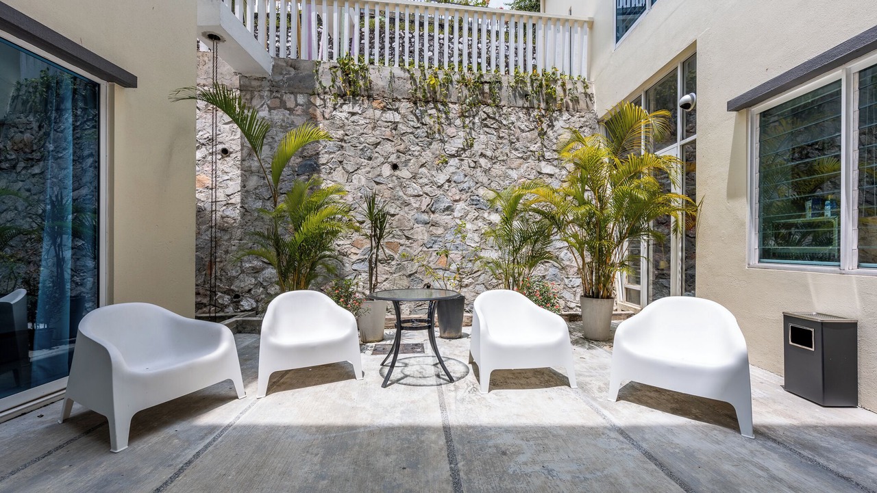 Photo of Patio Balcony in Kampung Haji Abdullah Hukum