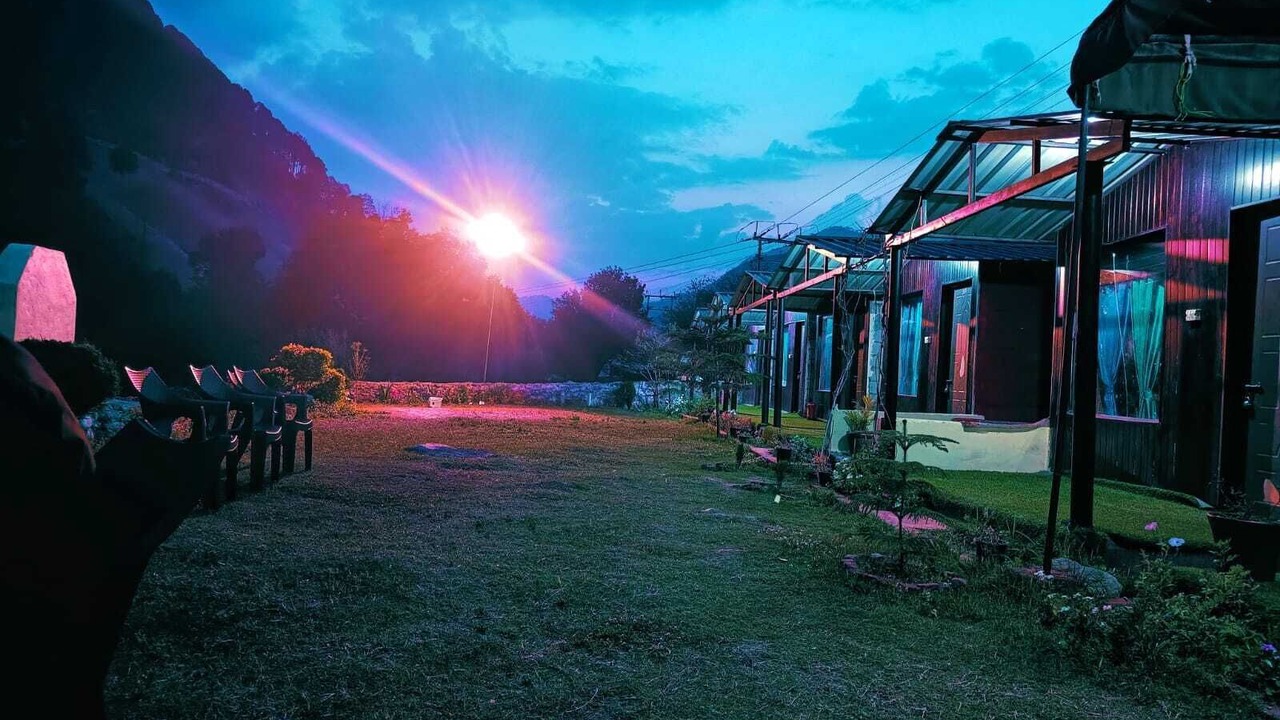 Photo of Livingroom in Barkot