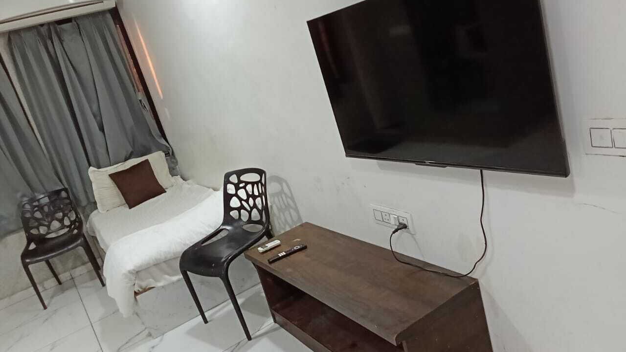 Photo of Bedroom in Gandhinagar