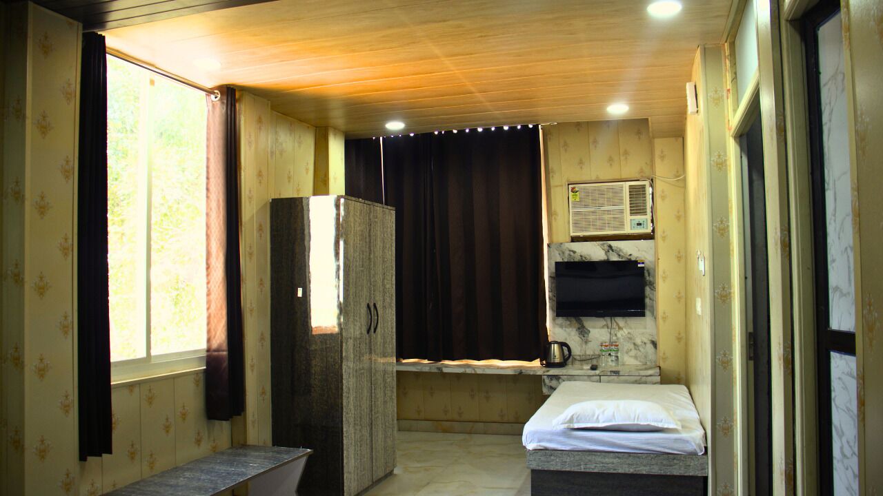 Photo of Bedroom in Allahabad