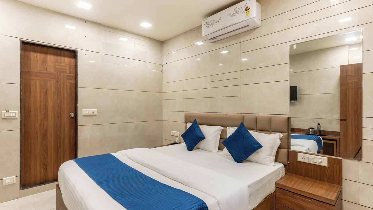 Photo of Bedroom in Ahmedabad City Centre