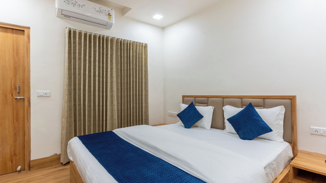 Photo of Bedroom in Ahmedabad City Centre