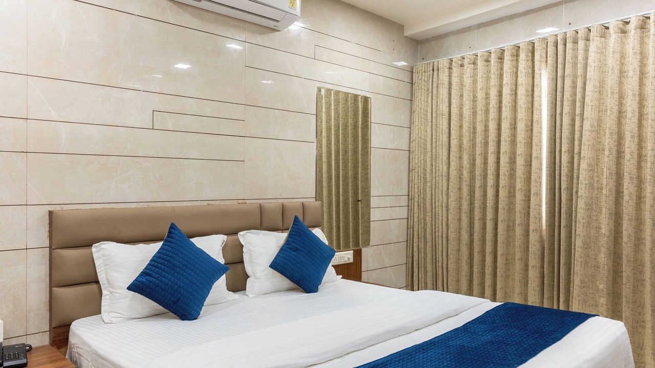 Photo of Bedroom in Ahmedabad City Centre