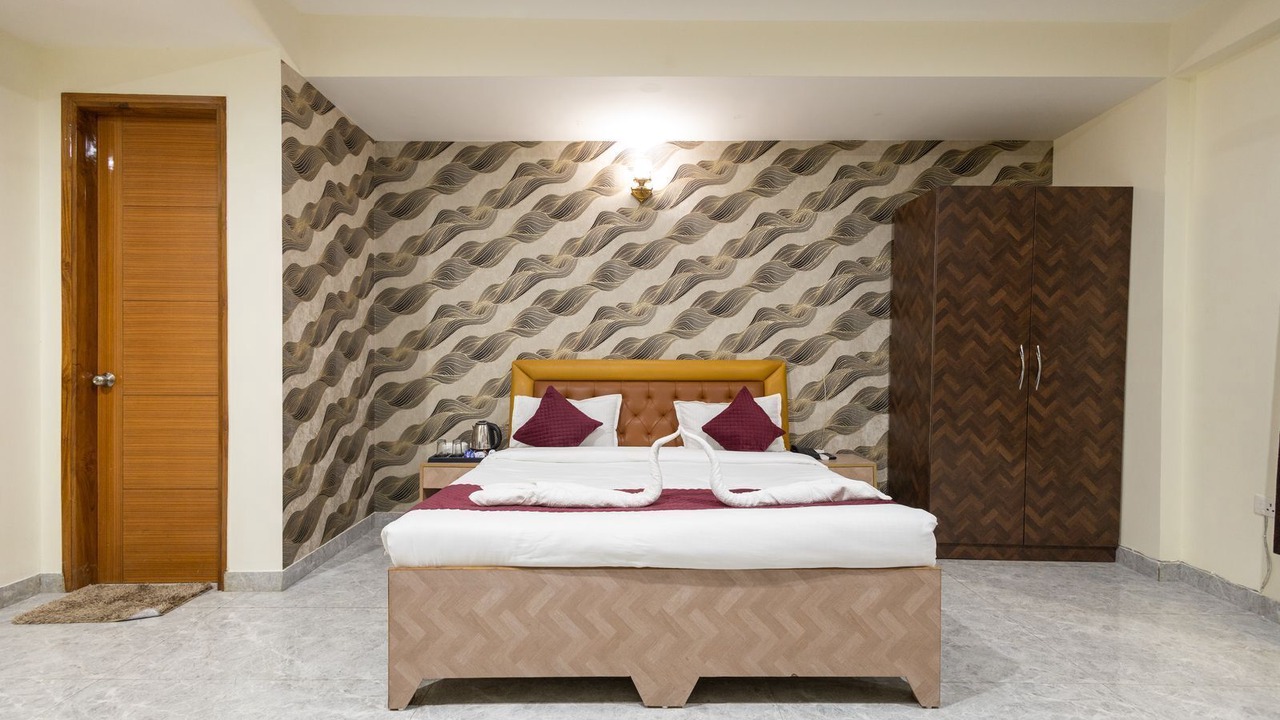 Photo of Bedroom in Sector 70
