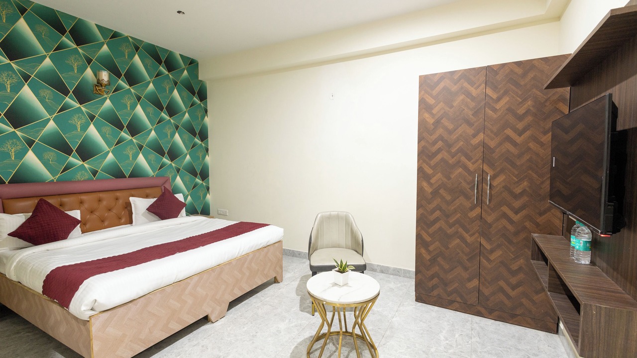 Photo of Bedroom in Sector 70