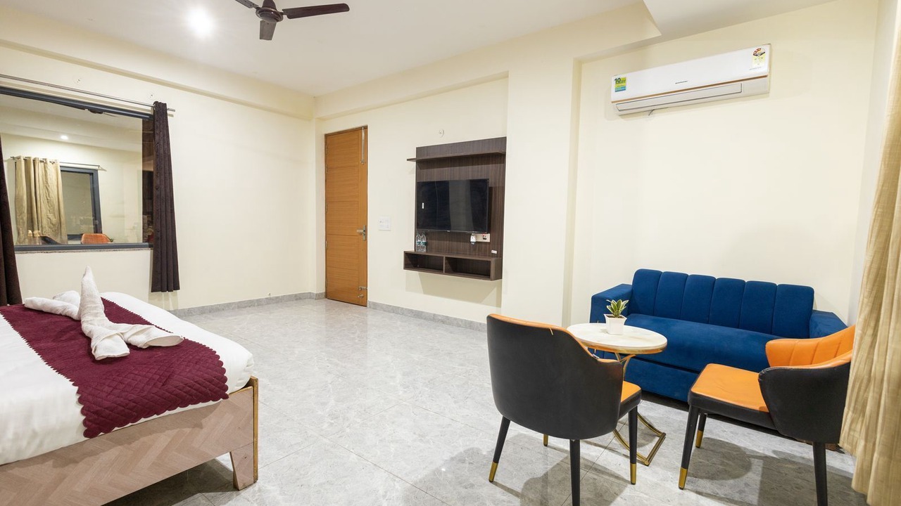 Photo of Bedroom in Sector 70