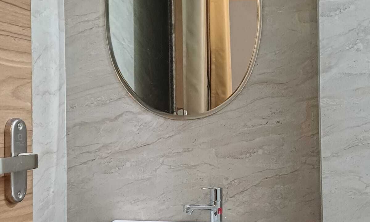 Photo of Bathroom in Rau