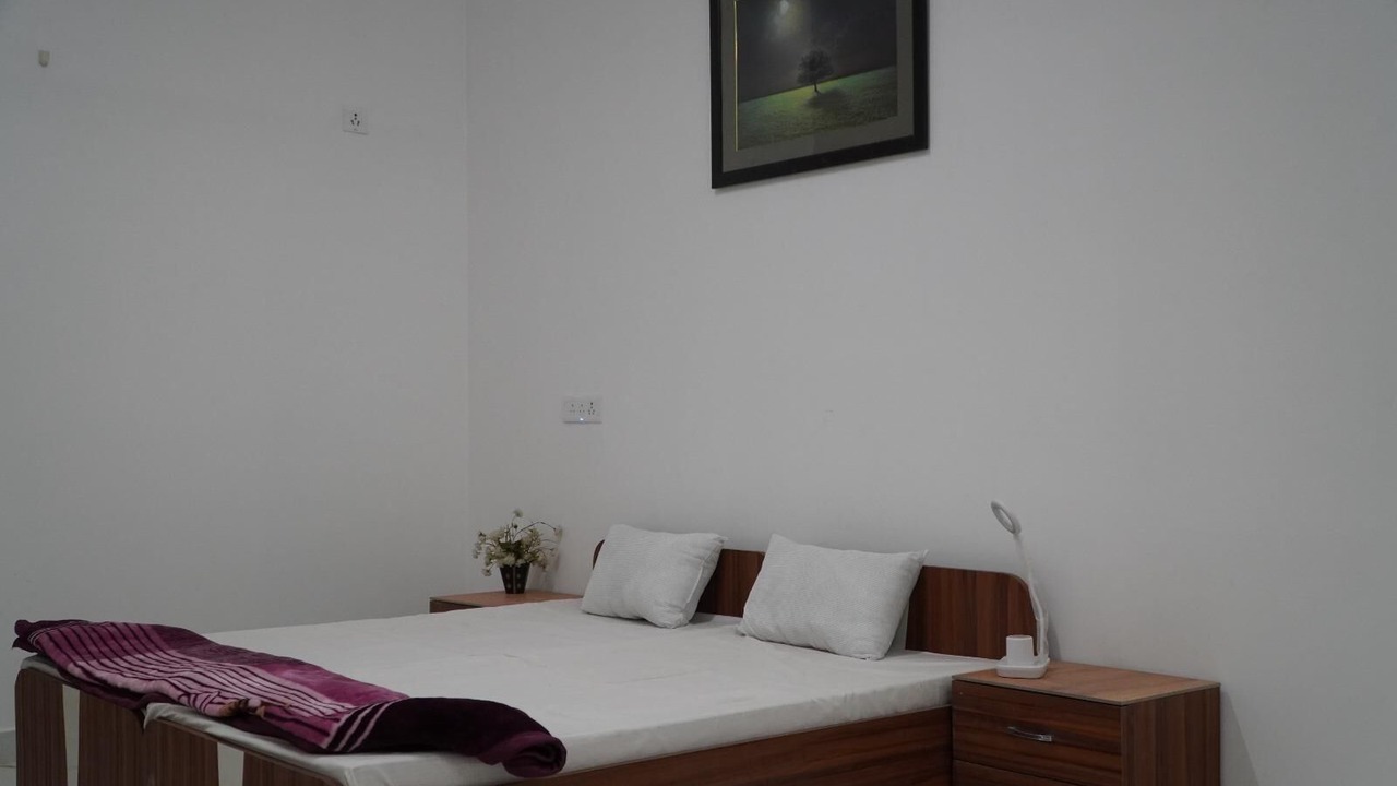 Photo of Bedroom in Phulpur