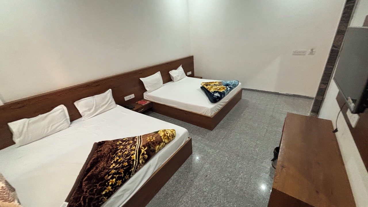 Photo of Bedroom in Khatu