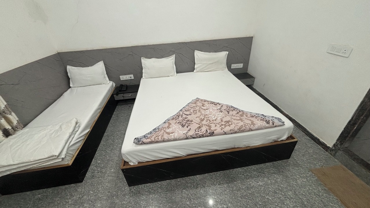 Photo of Bedroom in Khatu