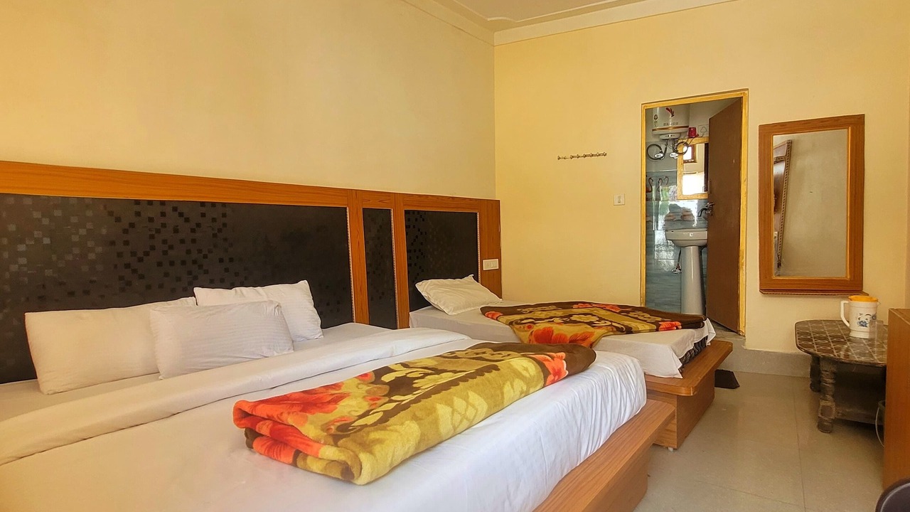 Photo of Bedroom in Narainkoti
