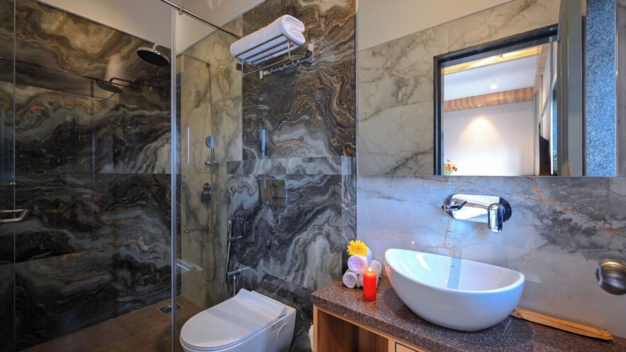 Photo of Bathroom in Sernabatim