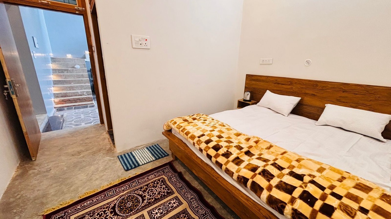 Photo of Bedroom in Naini
