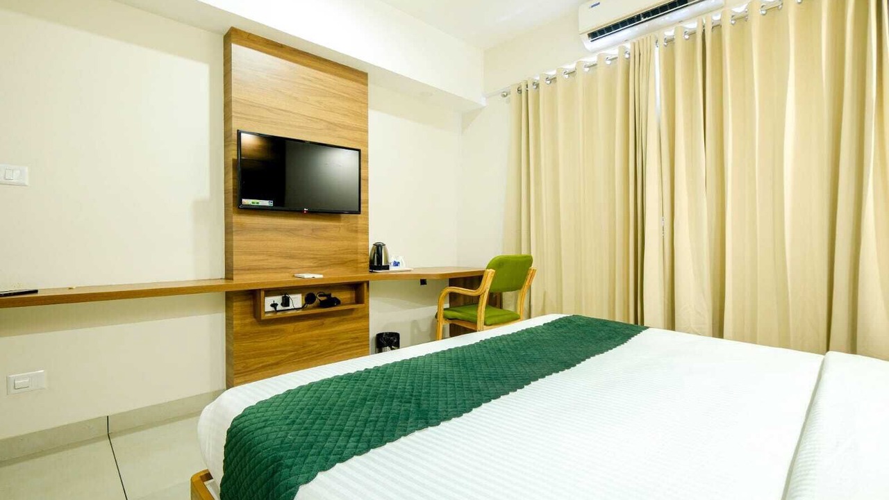 Photo of Bedroom in Thampanoor