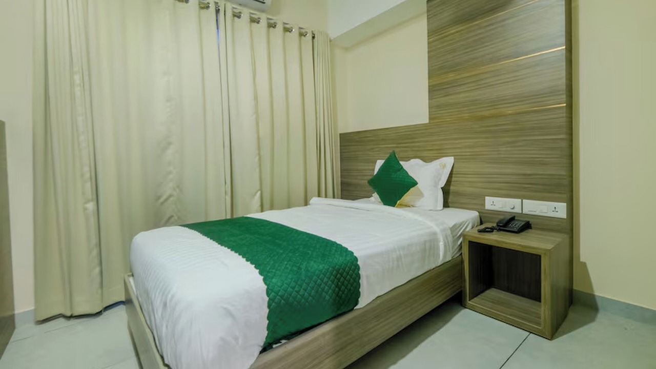 Photo of Bedroom in Thampanoor