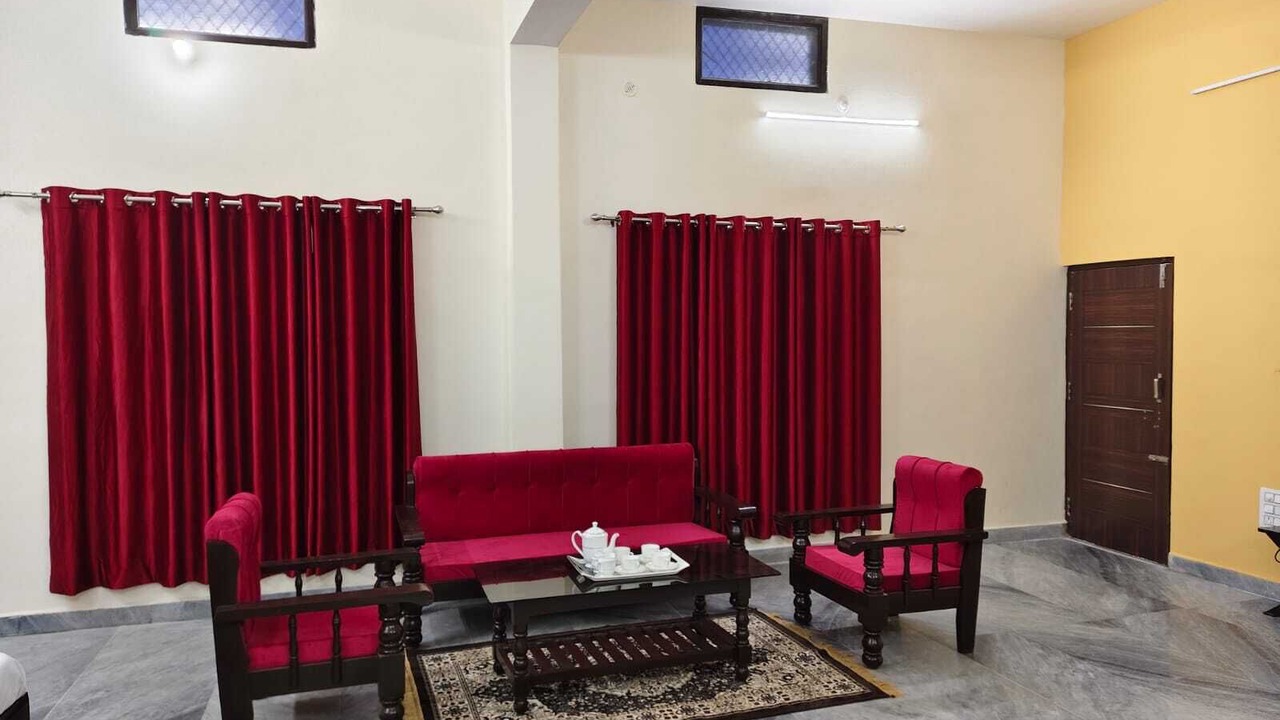 Photo of Bedroom in Jhusi