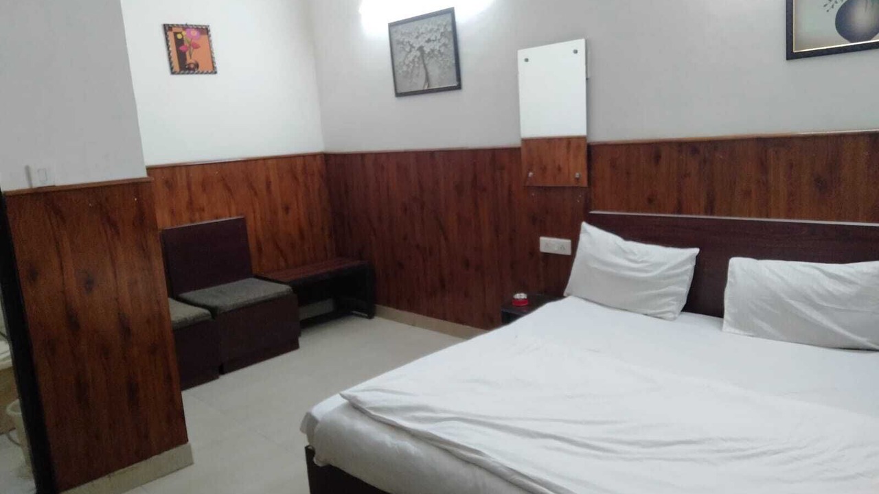 Photo of Bedroom in Azadpur