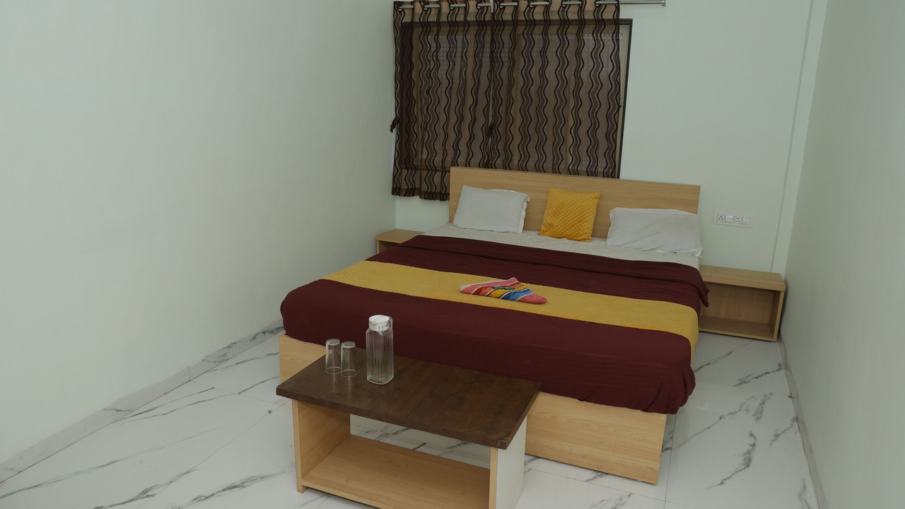 Photo of Bedroom in Daulatabad