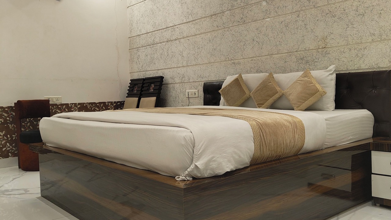 Photo of Bedroom in Dariyaganj