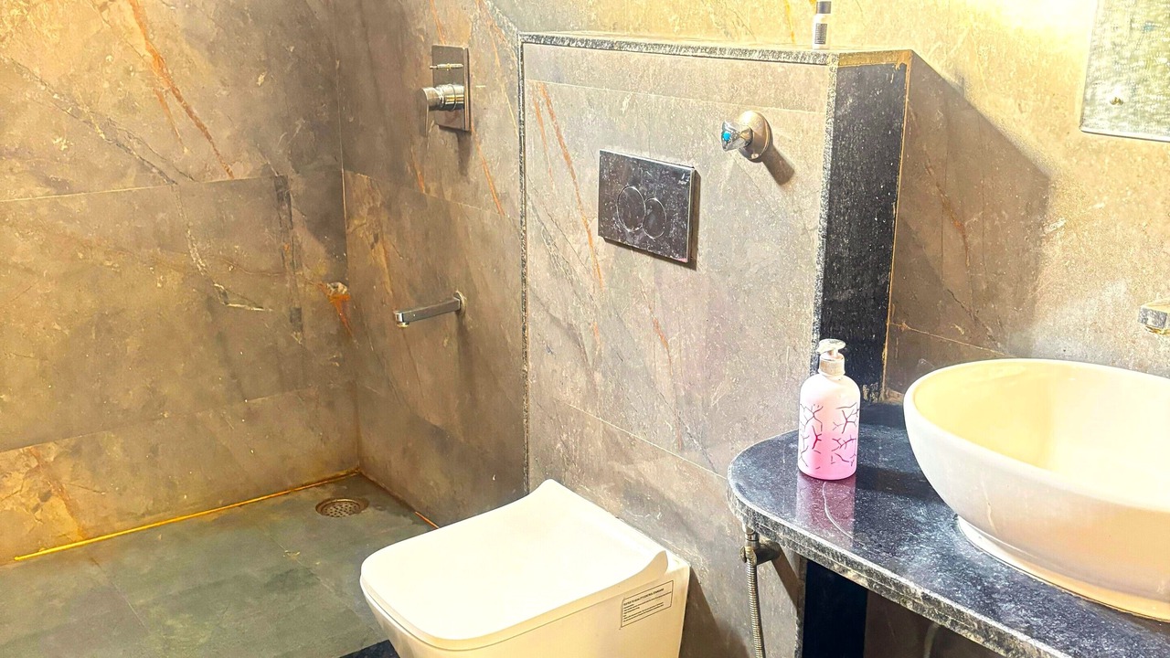 Photo of Bathroom in Tonk Road