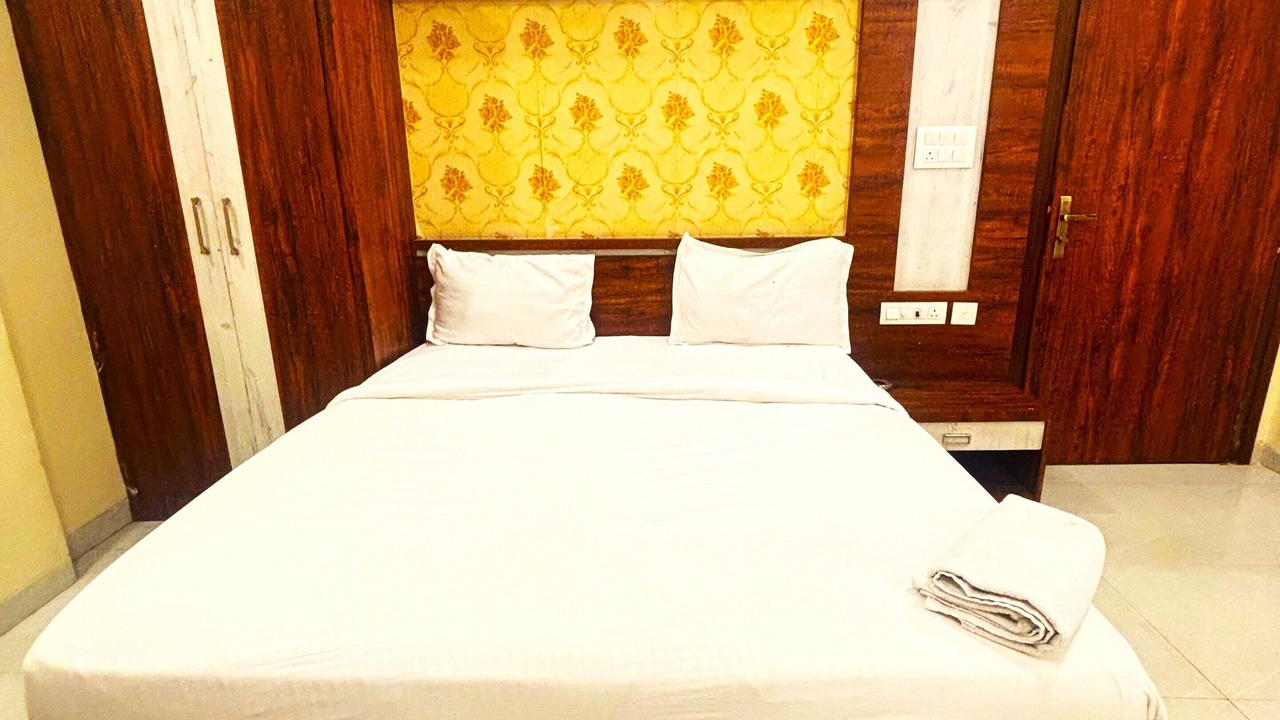Photo of Bedroom in Tonk Road