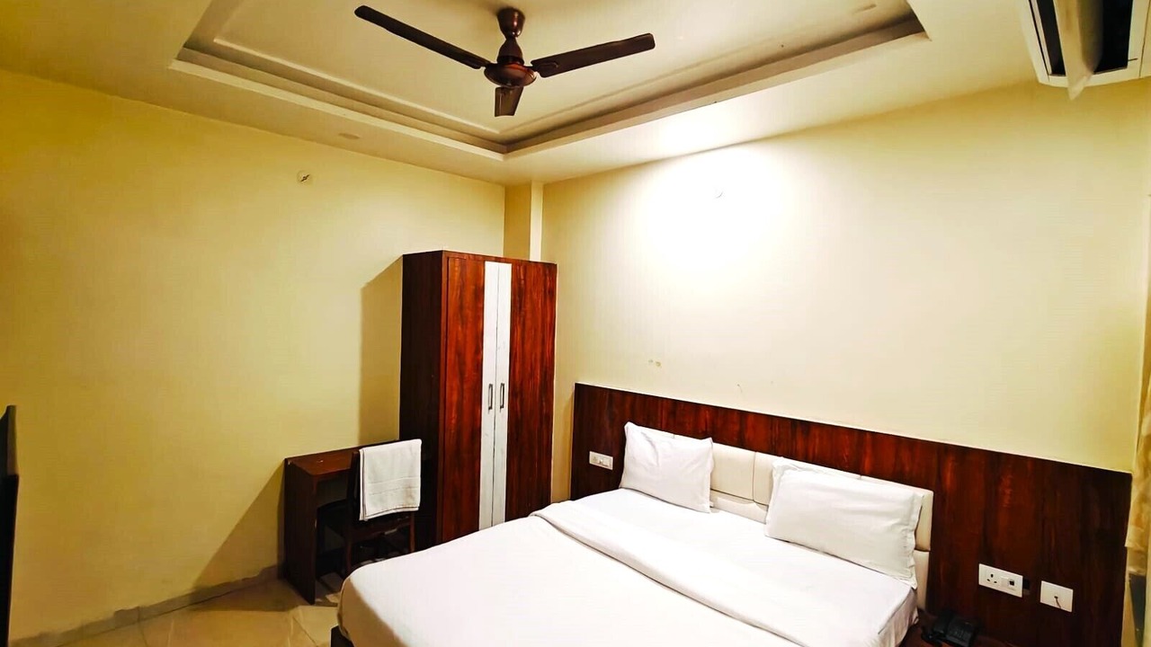 Photo of Bedroom in Tonk Road