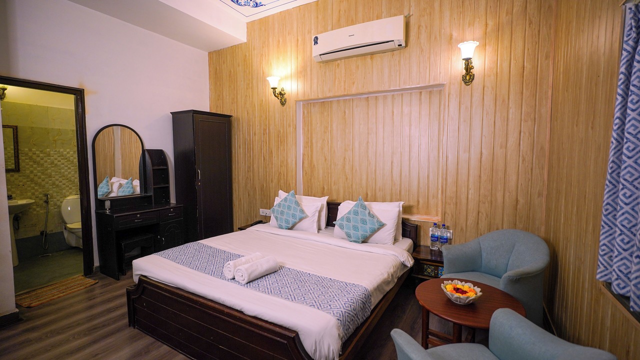 Photo of Bedroom in Mali Colony