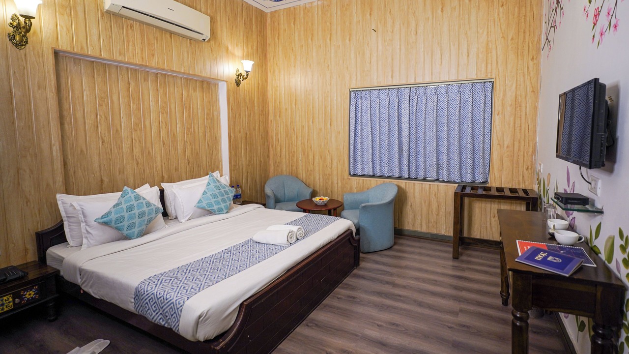 Photo of Bedroom in Mali Colony