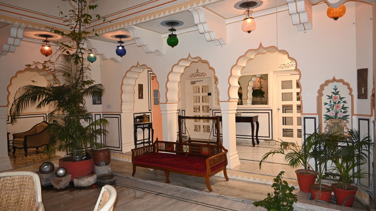 Photo of Livingroom in Pink City