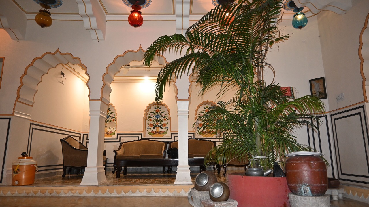 Photo of Livingroom in Pink City