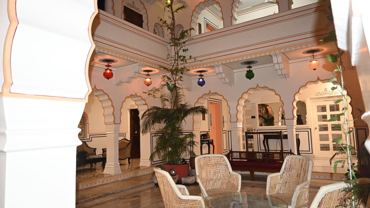 Photo of Livingroom in Pink City