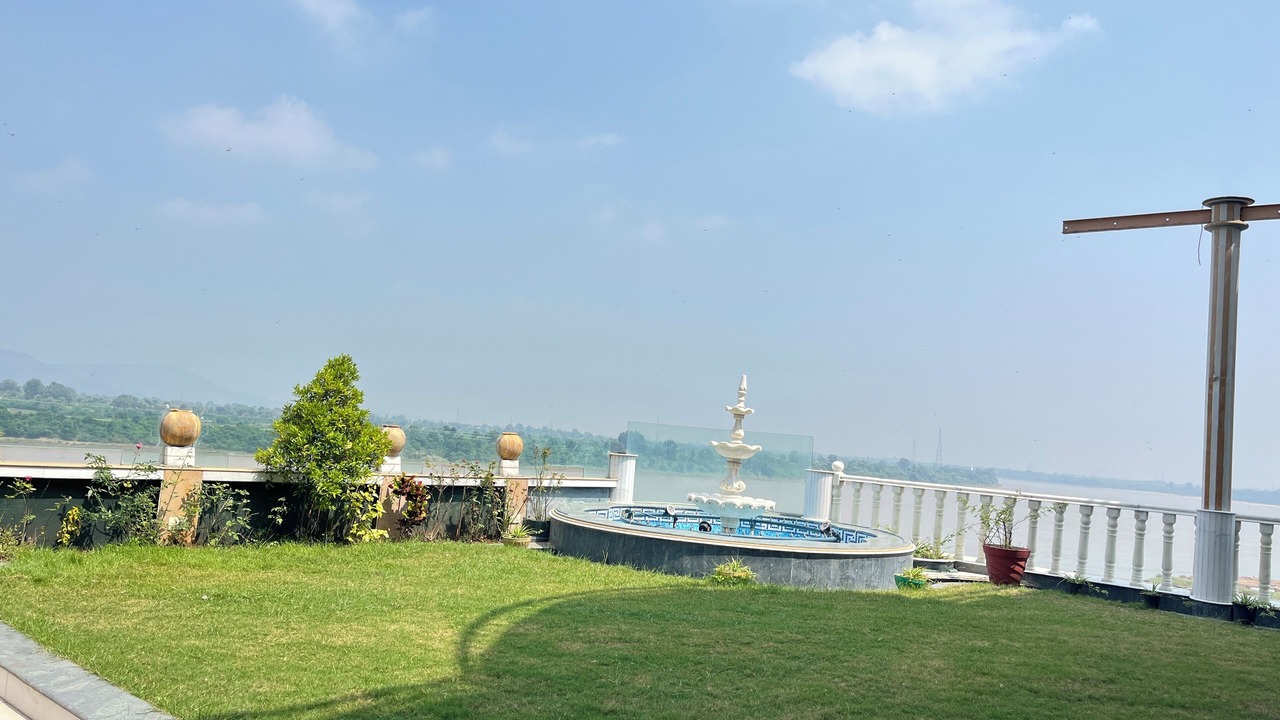 Photo of Outdoor in Budhni