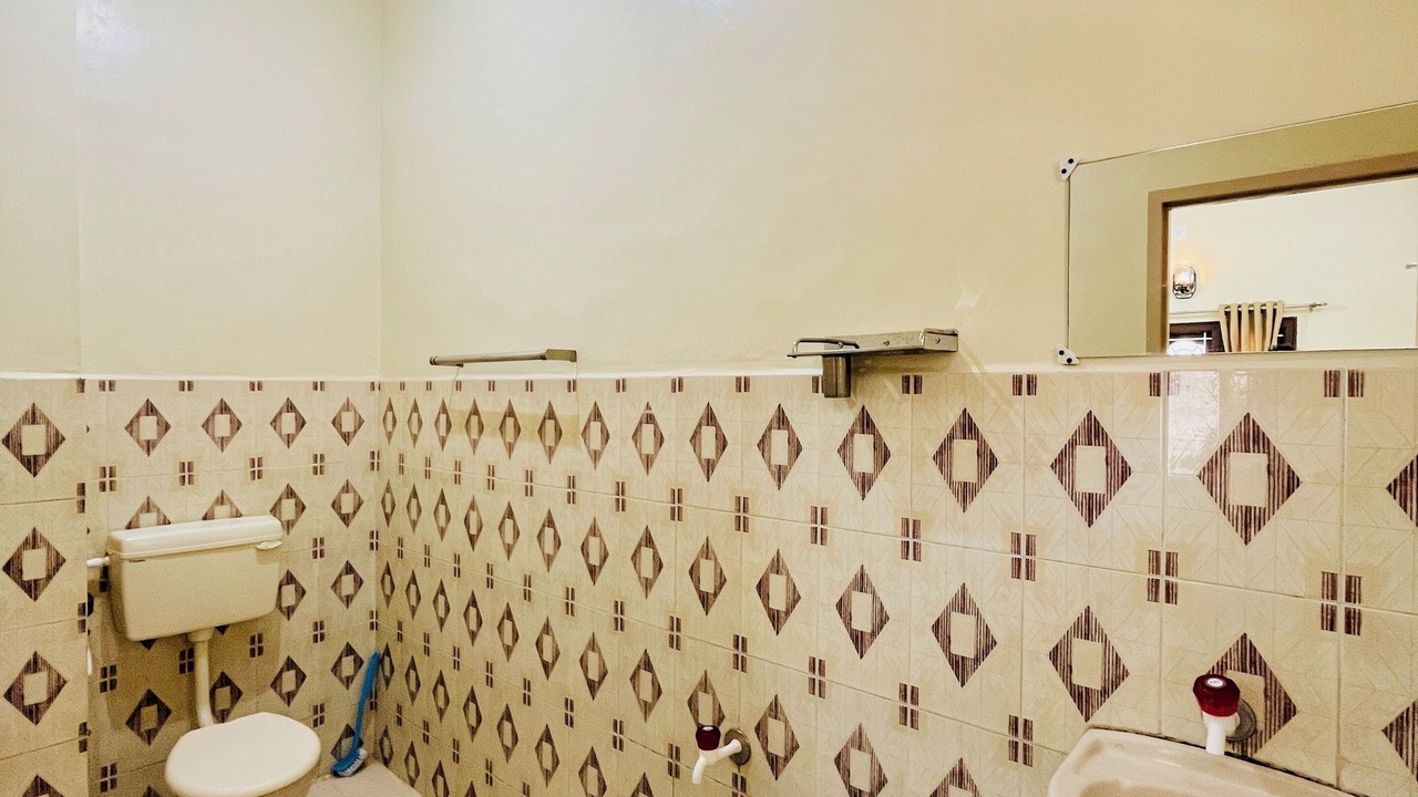 Photo of Bathroom in Courtallam