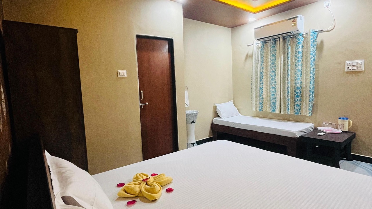 Photo of Bedroom in Rajpipla