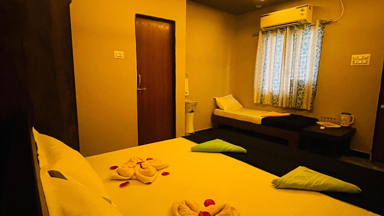 Photo of Bedroom in Rajpipla